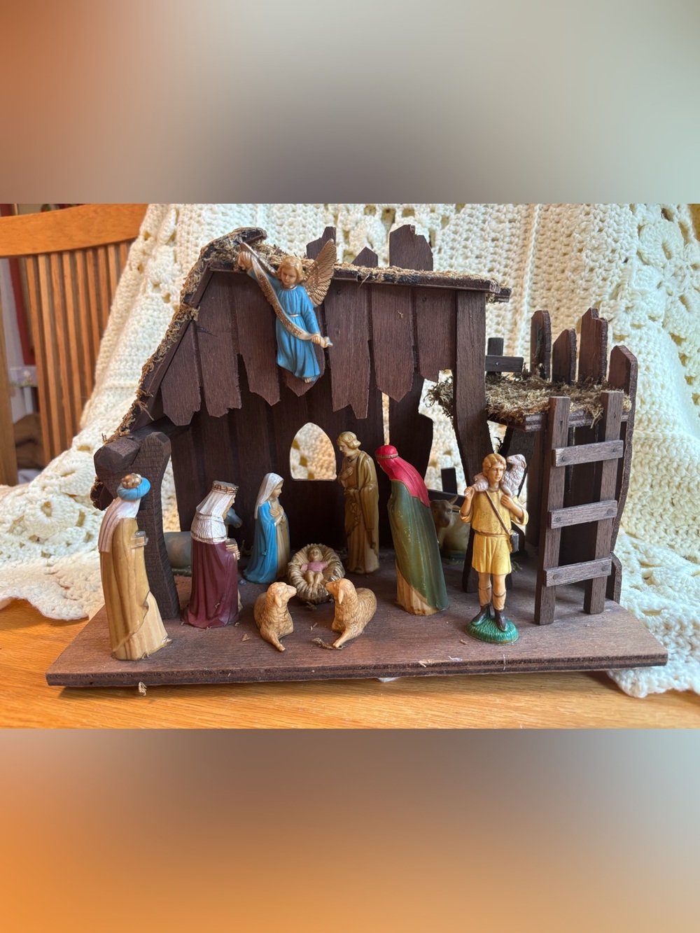 VTG Nativity Scene Wooden Stable with Hand-Painted Figurines